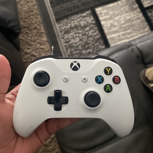 Xbox current gen with white controller